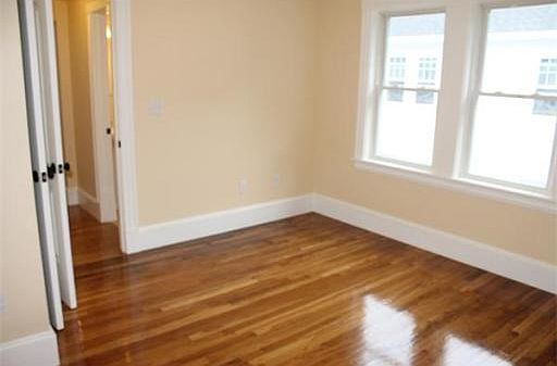 4th image of 40 Grossman St #2