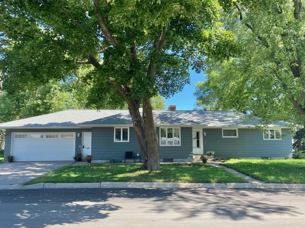 908 Taylor Ave N, Glencoe, MN 55336