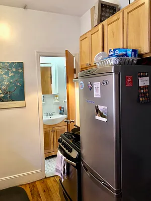 Rented by LJ Sloane Management | media 29