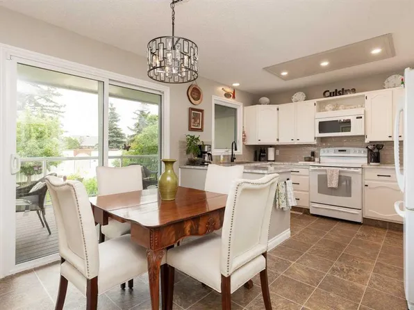 10 E Seneca Pl W, Lethbridge, AB T1K 4M7