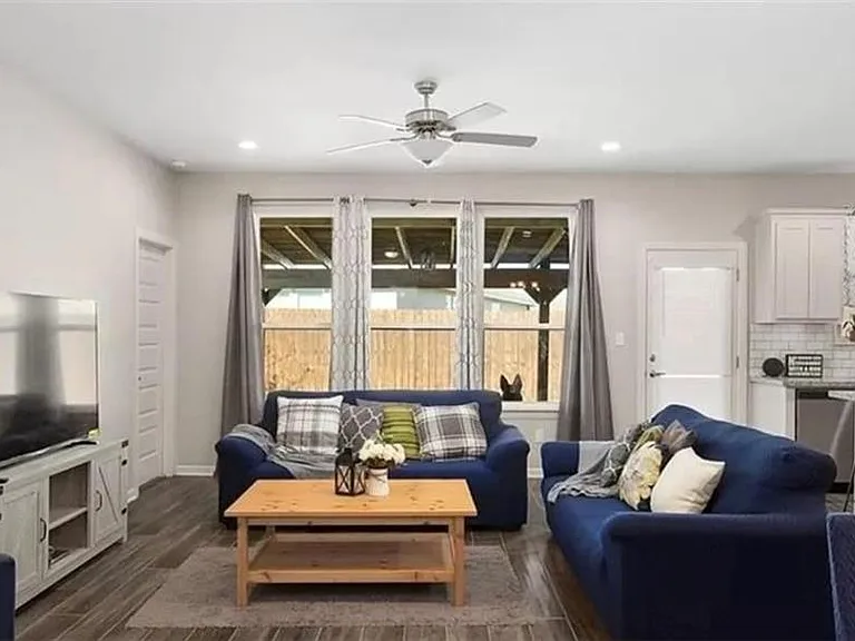 6336 Cascada Bend Rd — Photo 12