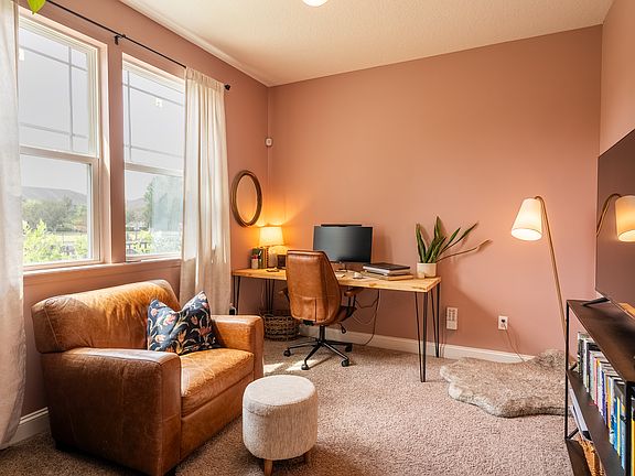 Bonus Room/ Office