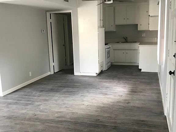 5th image of 11718 Moorpark St APT 2