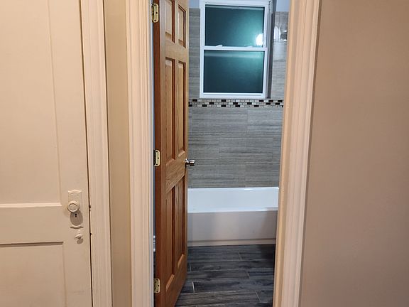 5th image of 2243 N Lowell Ave #2