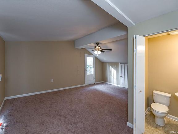 5th image of 826 Willow Dr