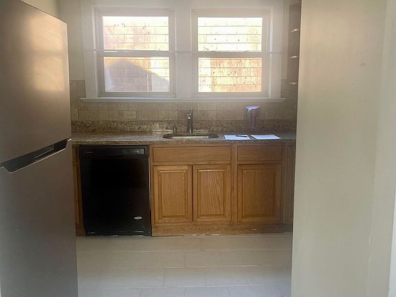 4th image of 8 Lombardy Pl Floor 2