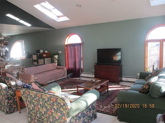 5th image of 814 Higbie Ln