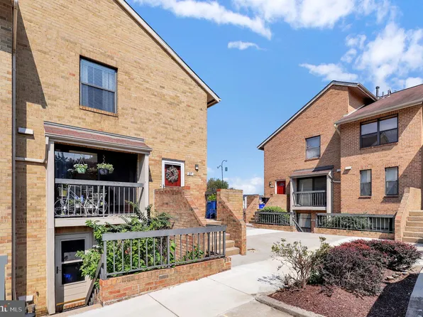 27 Dudley Ct, Bethesda, MD 20814