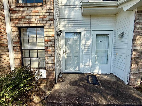 2nd image of 1620 Wellington Pl APT 701