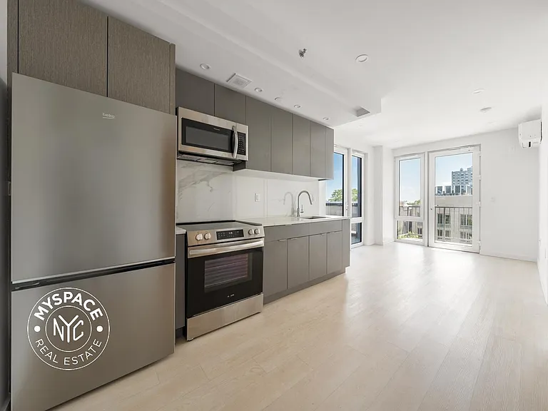1499 Bedford Ave #7C — Photo 2