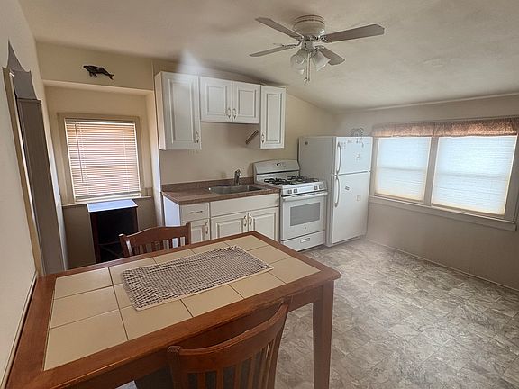 5th image of 9 W Crestwood Ave