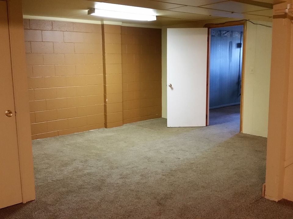 2nd image of 435 Hillsview Rd