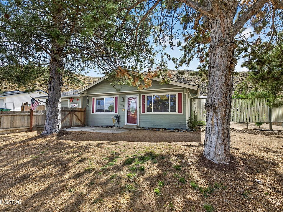 1st image of 225 Palace Dr