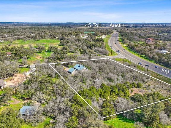 3rd image of 601 Oakwood Dr