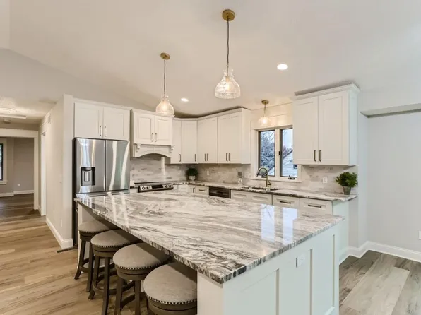 1064 Felix St, West Saint Paul, MN 55118