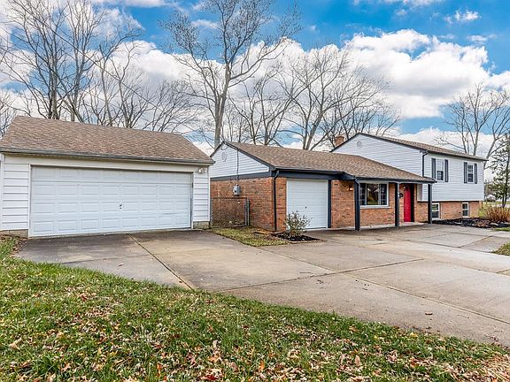 3rd image of 4085 Larchview Dr