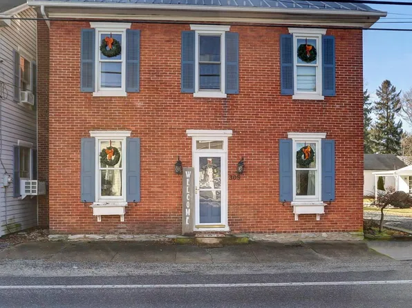 309 Walnut St, Boiling Springs, PA 17007