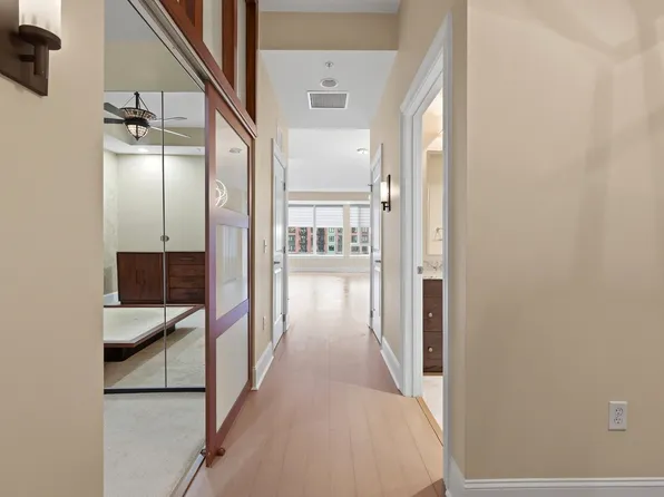 400 W North St APT 604, Raleigh, NC 27603