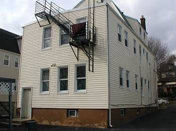 2nd image of 172 Lincoln Pl
