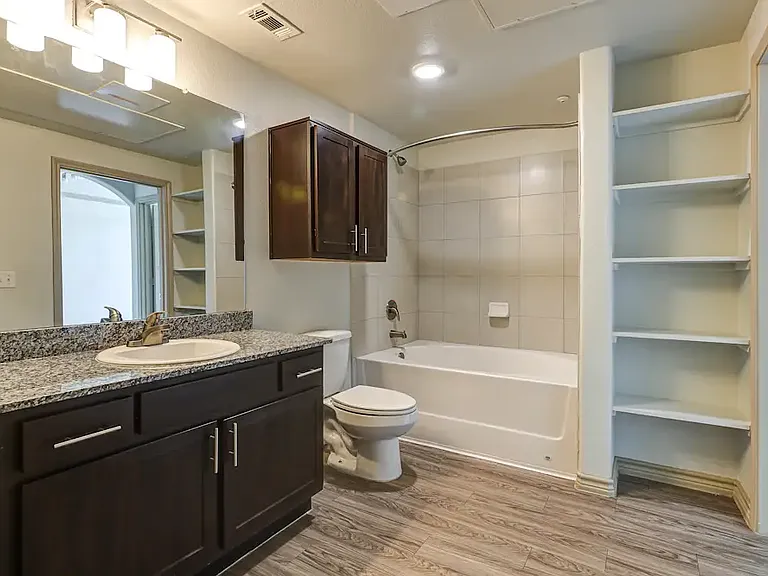 Bella Palazzo Luxury Apartment Community — Photo 20
