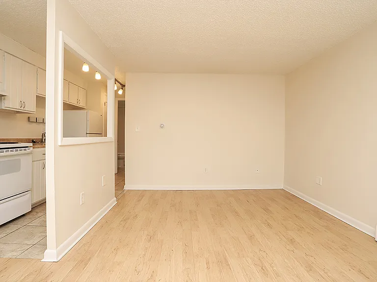 1280 Clayton St. Apartments — Photo 25