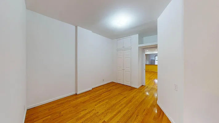 Rented by Bond New York | media 8