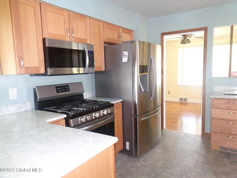 3rd image of 5 Admiral Street