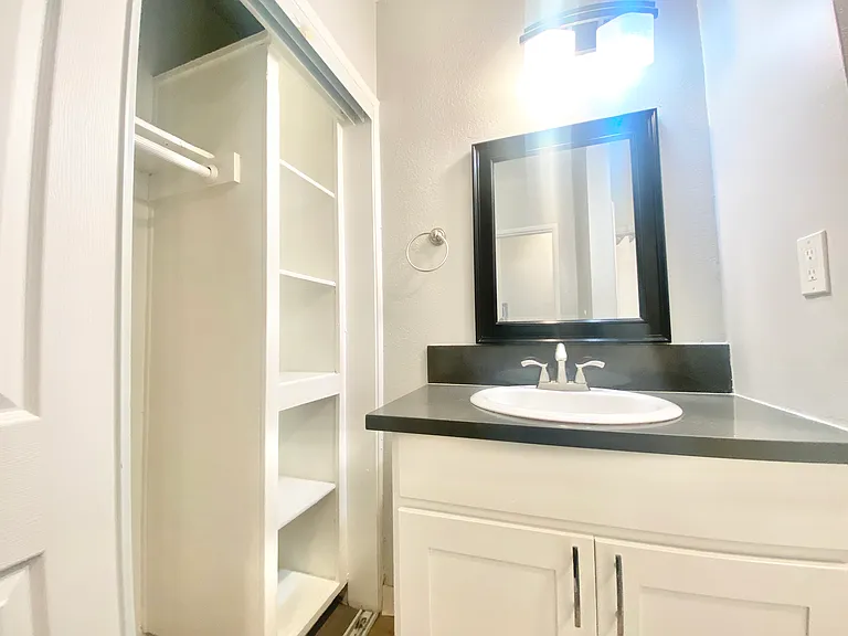 5555 Carlton Way Property — Photo 8