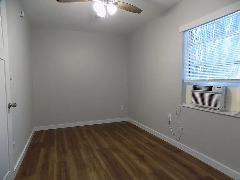 699 W Osceola St — Photo 5
