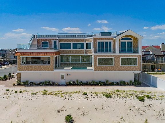 3rd image of 211 E Leeward Avenue