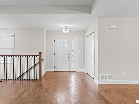 5th image of 600 Burberry Ln