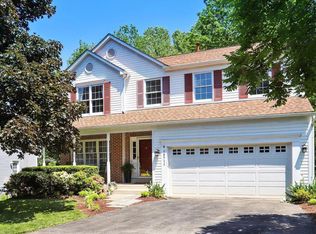 19711 Boxberry Dr, Gaithersburg, MD 20879