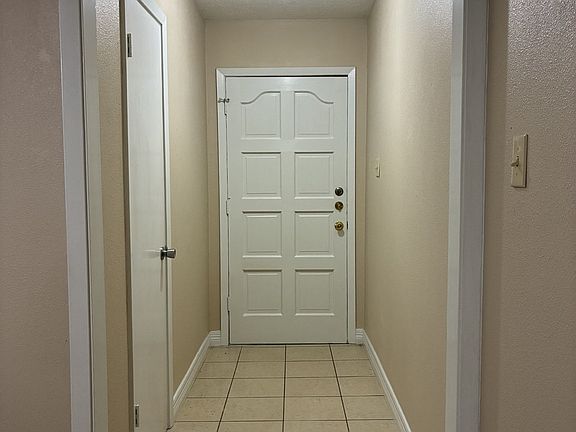 3rd image of 304 Avenue E