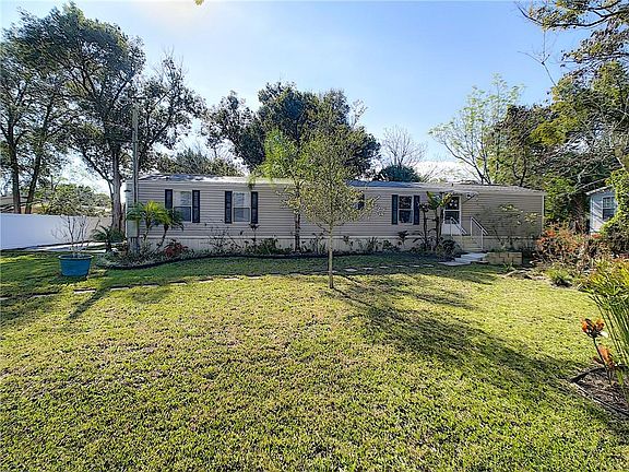 4th image of 1480 Park Dr
