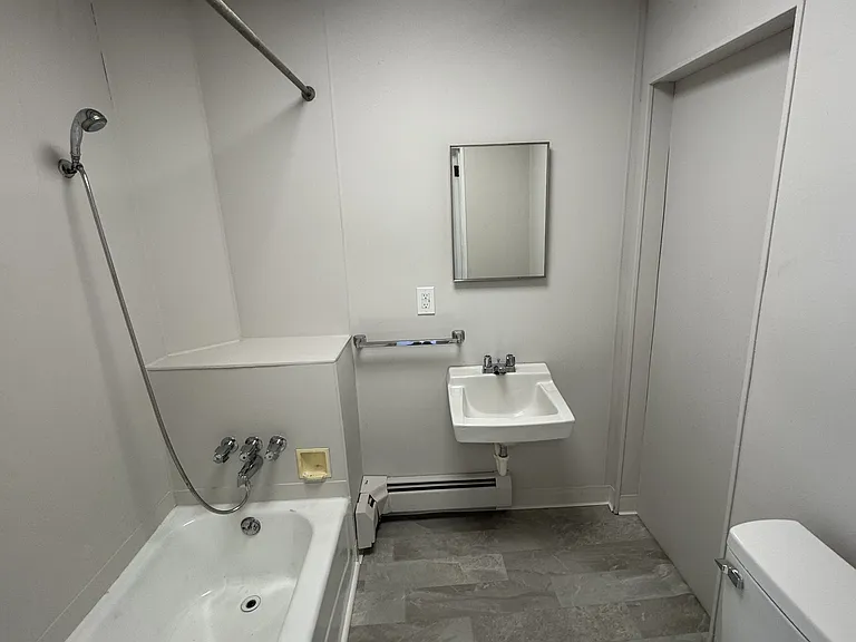 139 Sand St #A — Photo 3