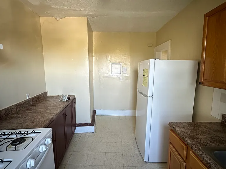 701 Howard Ave #4-3 — Photo 4