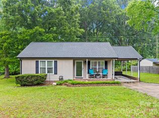 1208 Crowders Mountain Rd, Bessemer City, NC 28016