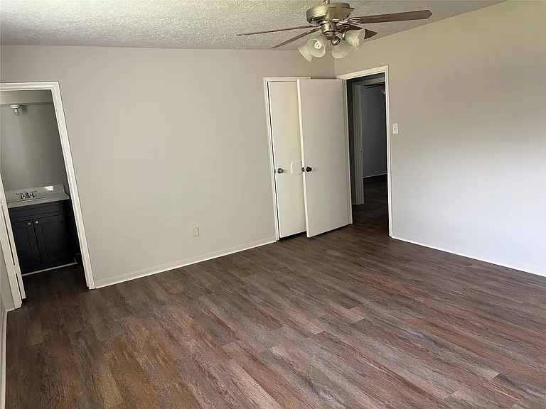 12719 Huntington Field Dr — Photo 32