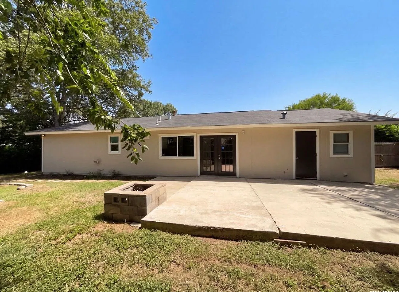 3 bed, 1711 sqft, $1,400 — Photo 1