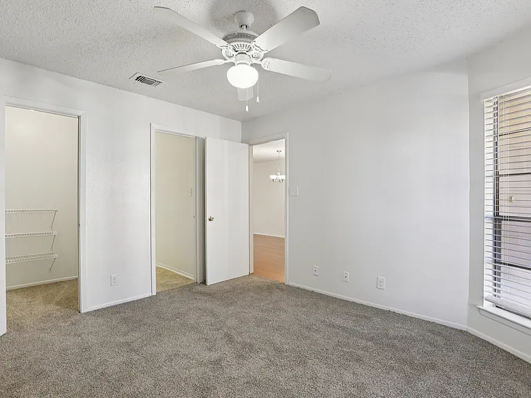 Winding Creek Apartments — Photo 33