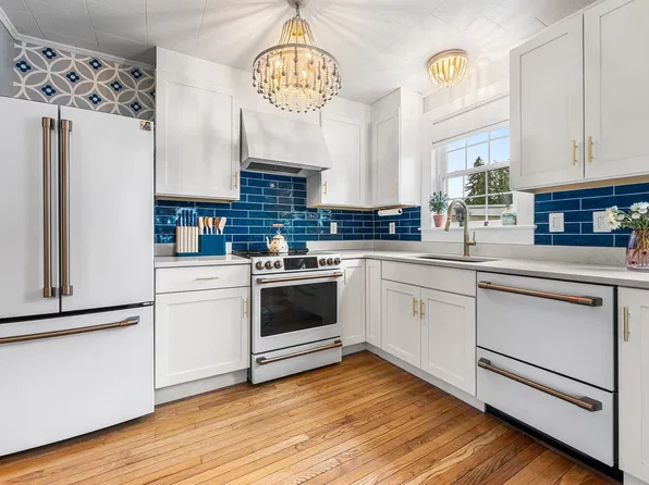 8 Bixby St #8, North Andover, MA 01845