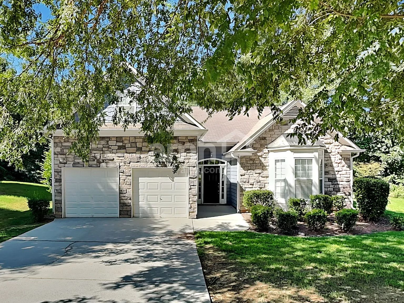 3 bed, 2.0 bath, 2231 sqft, $2,305 — Photo 1