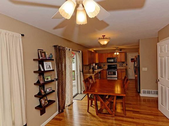 5th image of 20 Evanna Dr