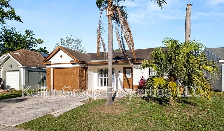 303 Regal Park Dr — Photo 4