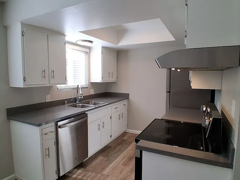 3319 E. Fairmont Ave. — Photo 4