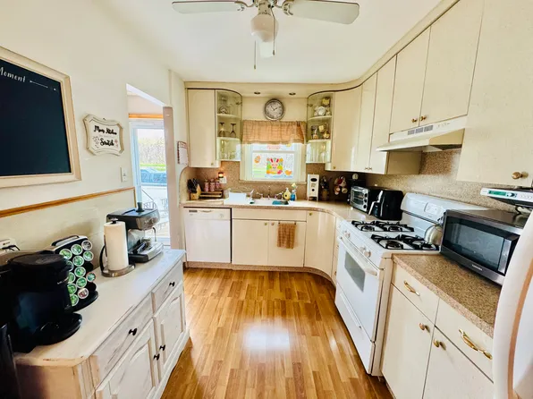 2850 Gerritsen Avenue image 1 of 12