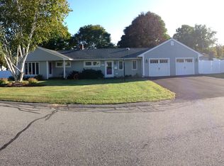 92 Montgomery Rd, Swansea, MA 02777