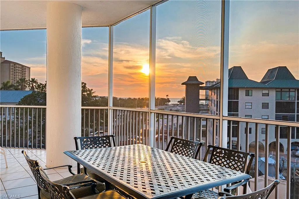 3 bed, 3.0 bath, 2035 sqft, $14,500 — Photo 2