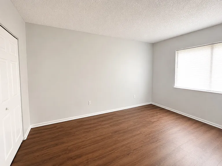 670 Kenwick Cir #204 — Photo 15