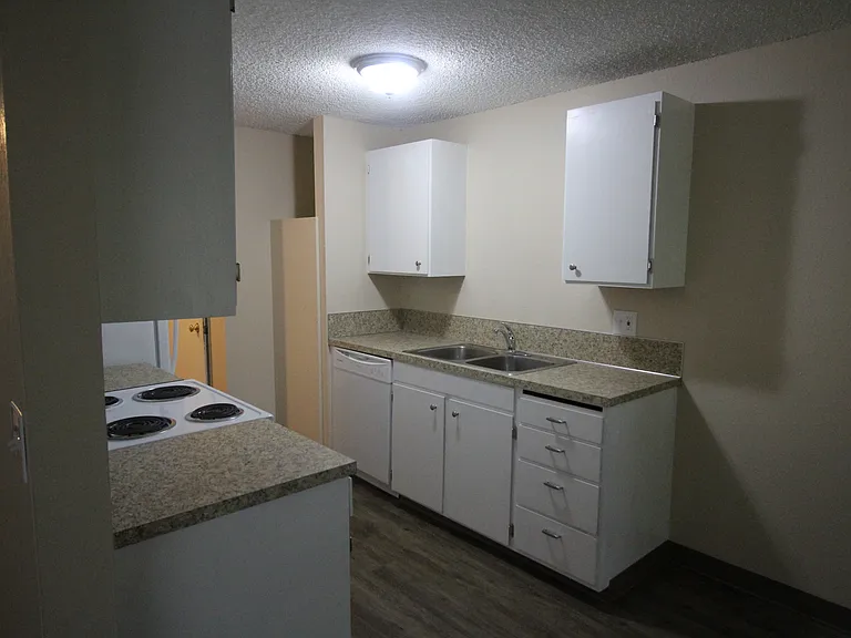 414 E 9th St #14 — Photo 12